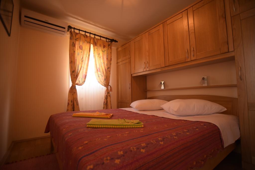 Apartment Ilario Cres Room photo